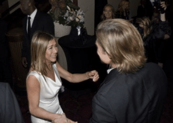 Brad Pitt and Jennifer Aniston together at the Sag Awards make us dream of a comeback