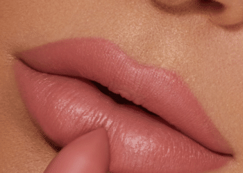 12 special tips for applying lipstick